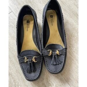 White Mountain black leather Loafers sz 9